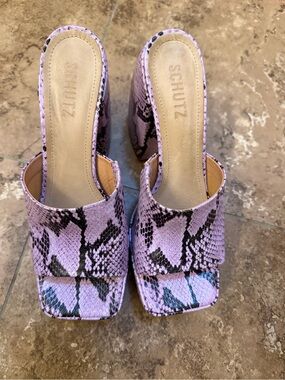 SCHUTZ Aretha Lilac Snake-Print Embossed Block Heel Mules